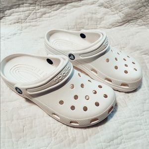 White Crocs - women’s 8/men’s 6